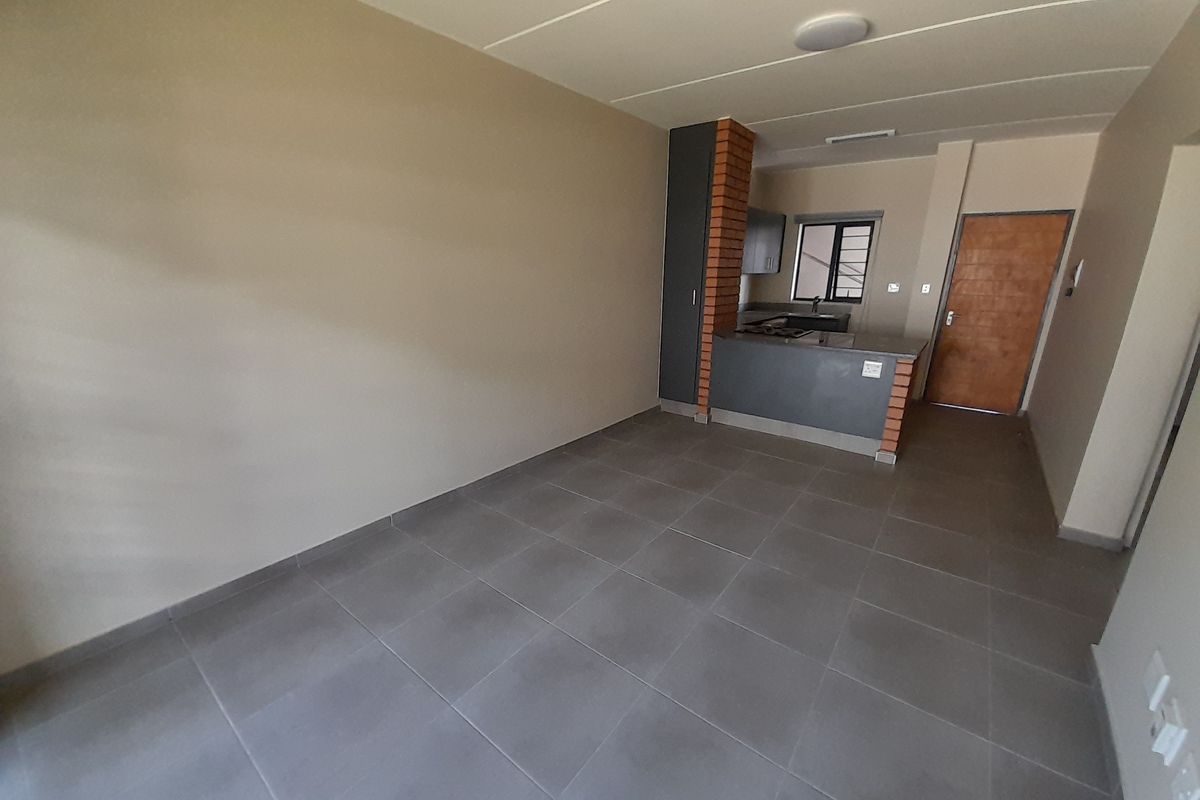 Modern 2 Bed, 2 Bath Apartment with Full Appliance Package – Waterfall Ridge (3rd Floor) - Photo 3