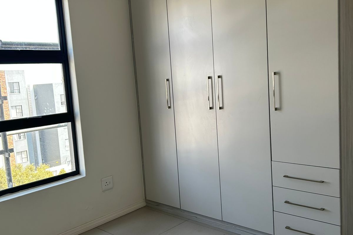 Modern 1 Bedroom Apartment on the 3rd Floor – 92 on New - Photo 4