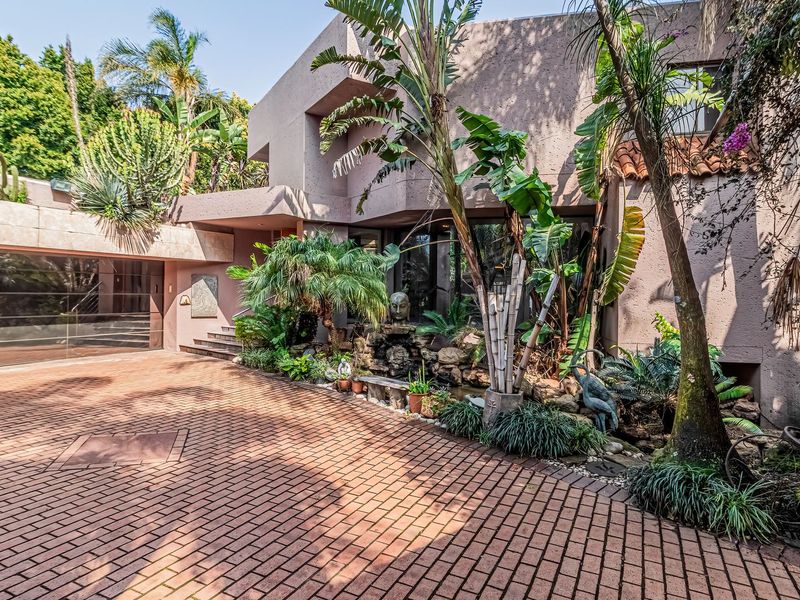 Exceptional Multi-Level Residence in Bedfordview - Photo 4