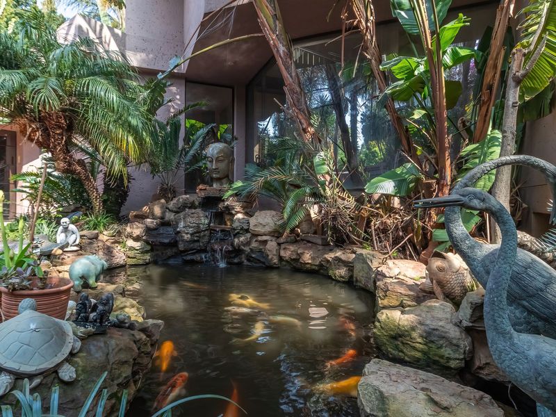 Exceptional Multi-Level Residence in Bedfordview - Photo 8