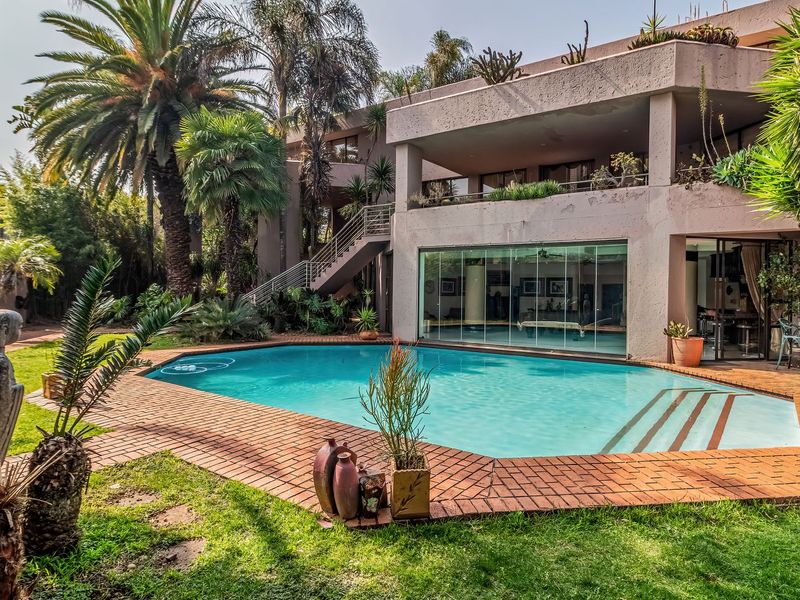 Exceptional Multi-Level Residence in Bedfordview - Photo 6