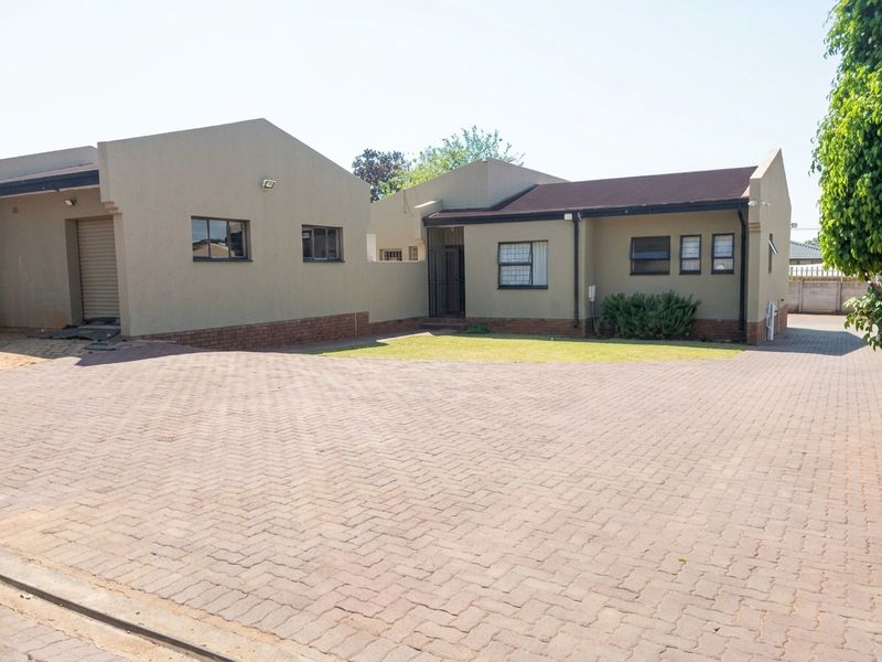 Top of the Range 60% Off-Grid Family Home To Rent