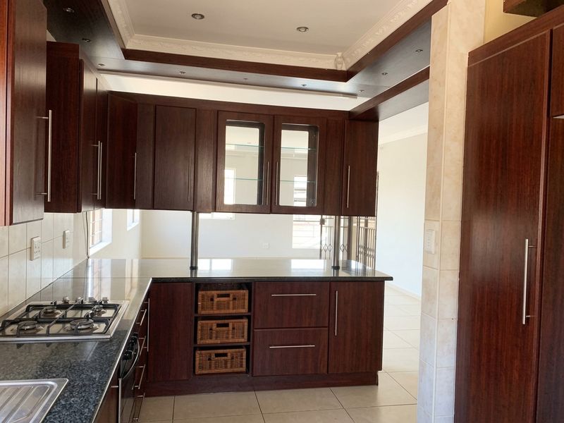 Top of the Range 60% Off-Grid Family Home To Rent - Photo 5