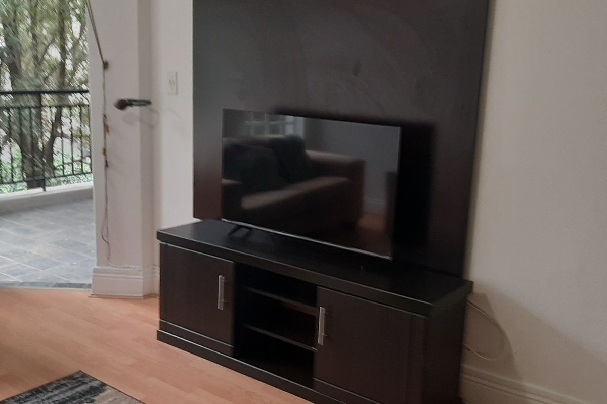 Spacious - 3 bedroom, 2 bathroom apartment to let in the heart of Morningside - Photo 3