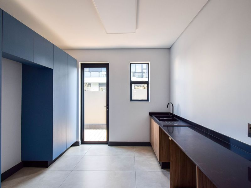 Double story home made for you! - Photo 6