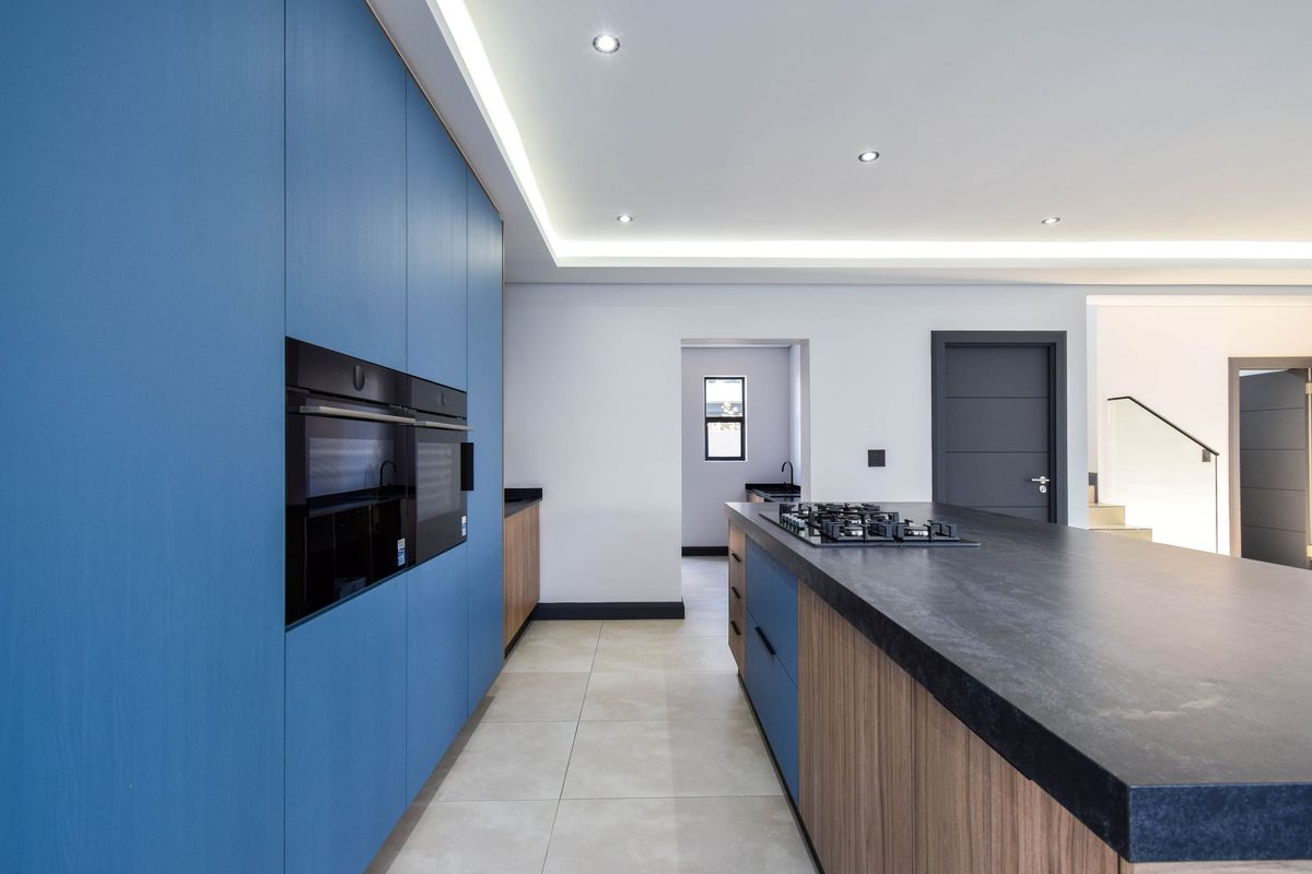 Double story home made for you! - Photo 4