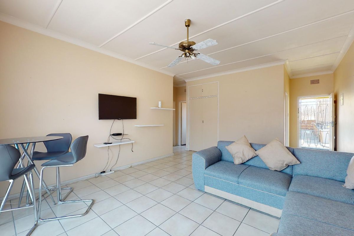 Perfect home not to be missed! - Photo 2