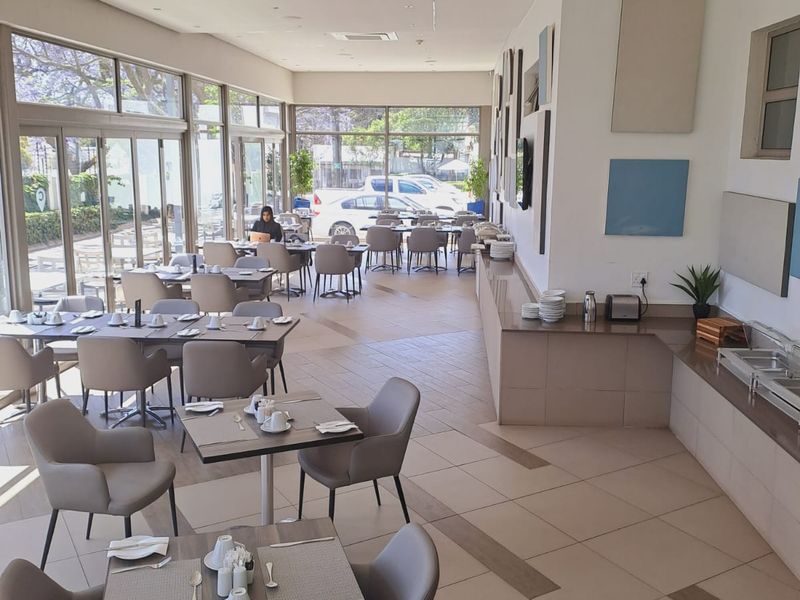 Fully Furnished To Let at The Capital Hotel and Apartments : Bachelor Unit R9,950 Monthly Rental - Photo 5