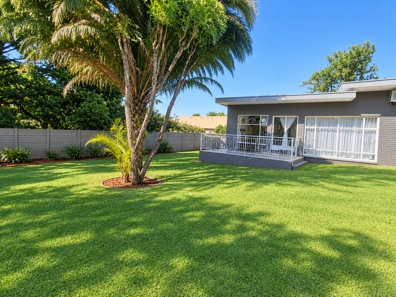Lovely 4  Bedroom  house in sought after area in Hutten Heights - Photo 2