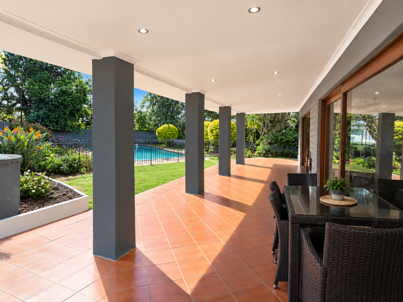 Lovely 4  Bedroom  house in sought after area in Hutten Heights - Photo 4