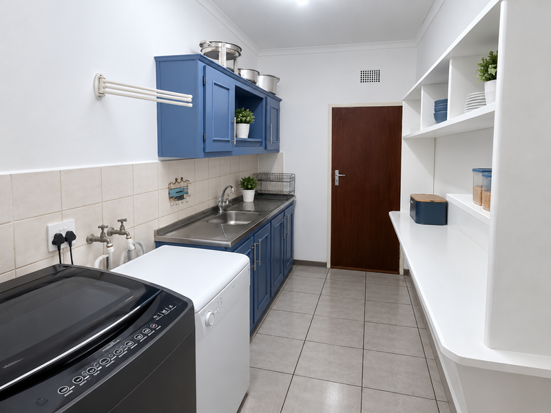 Lovely 4  Bedroom  house in sought after area in Hutten Heights - Photo 9