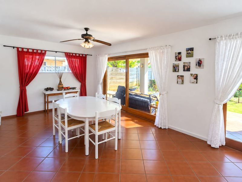 Lovely 4  Bedroom  house in sought after area in Hutten Heights - Photo 10