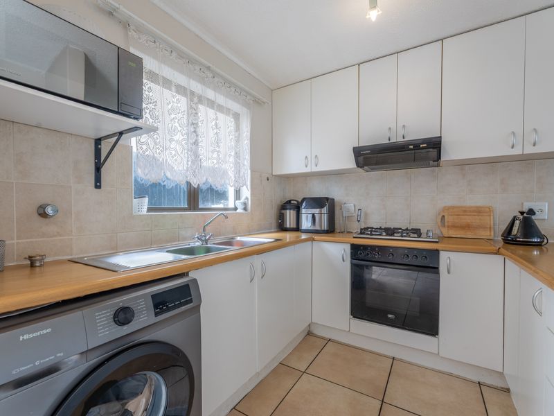 Lovely three bedrooms townhouse for sale in Parklands! - Photo 5