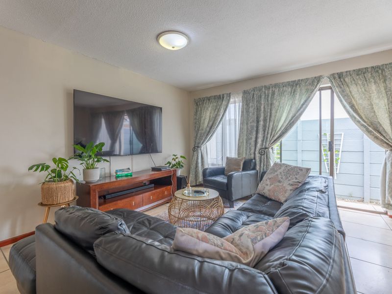 Lovely three bedrooms townhouse for sale in Parklands! - Photo 10