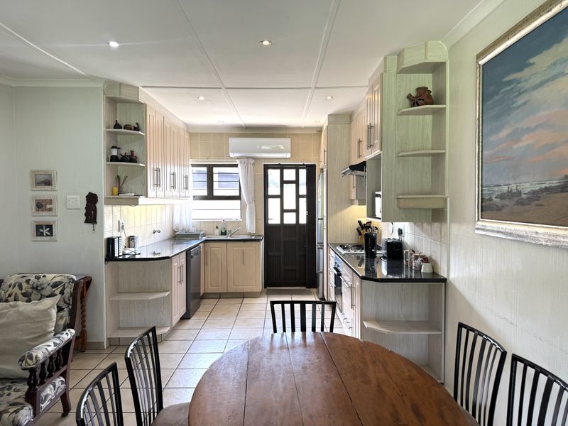 2 Bedroom Townhouse for Sale in Scottburgh - Photo 5
