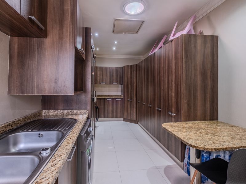 River and sea view| Stepless living| Premium furniture and appliances - Photo 4