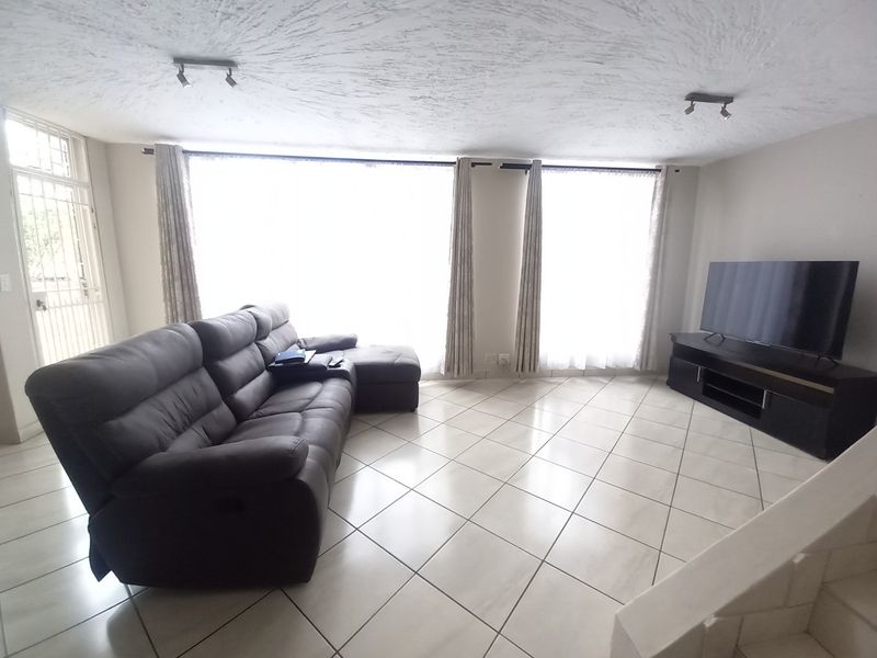 3-Bedroom Townhouse - Photo 5