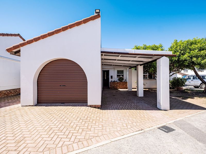 BLUEWATER BAY 3 BED 2 BATH TOWNHOUSE WITH GARAGE FOR RENT - Photo 2