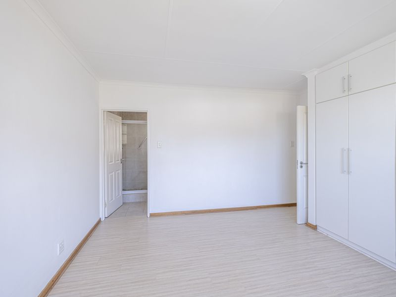 BLUEWATER BAY 3 BED 2 BATH TOWNHOUSE WITH GARAGE FOR RENT - Photo 9