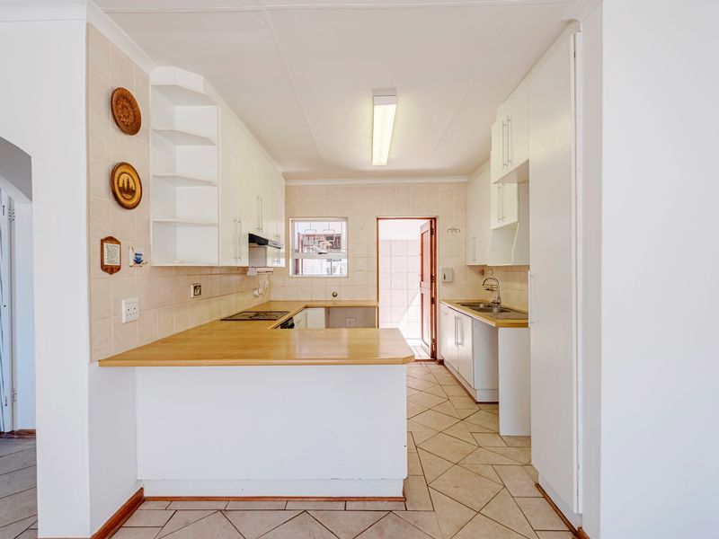 BLUEWATER BAY 3 BED 2 BATH TOWNHOUSE WITH GARAGE FOR RENT - Photo 3