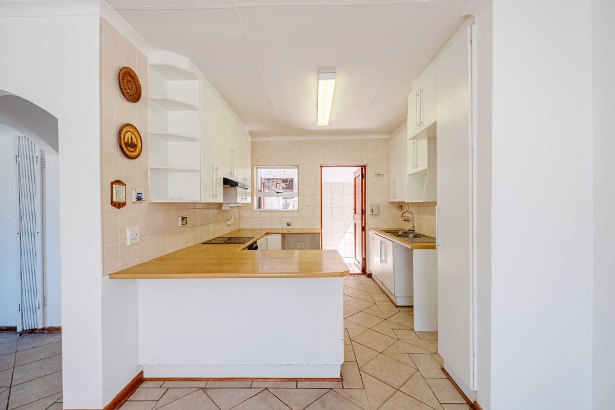 BLUEWATER BAY 3 BED 2 BATH TOWNHOUSE WITH GARAGE FOR RENT - Photo 3