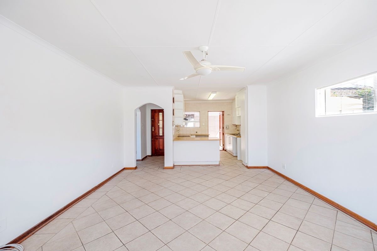 BLUEWATER BAY 3 BED 2 BATH TOWNHOUSE WITH GARAGE FOR RENT - Photo 5