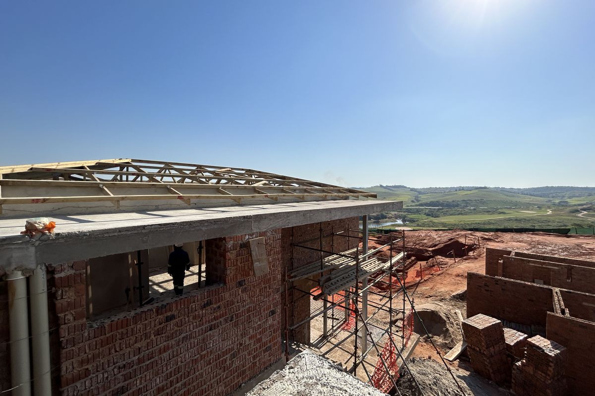 Luxurious Free Standing Home On Exclusive Golf Estate - Photo 5