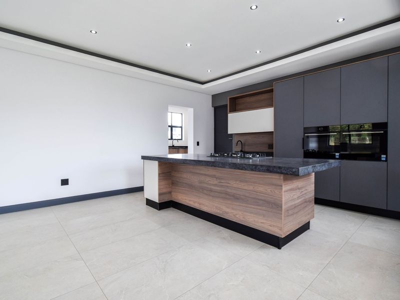 Spacious Double-Storey Home with Seamless Indoor-Outdoor Living - Photo 10