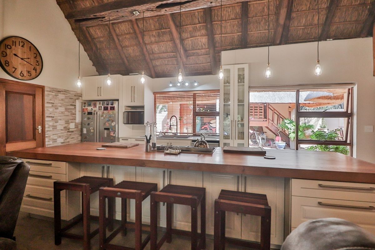 Stunning home in Lakeland - Photo 5
