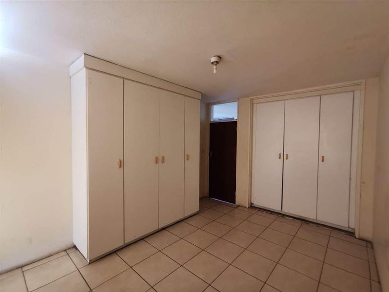 IMMACULATE  TWO BEDROOM INVESTMENT NOW AVAILABLE! - Photo 8