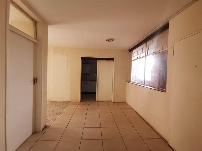 IMMACULATE  TWO BEDROOM INVESTMENT NOW AVAILABLE! - Photo 7