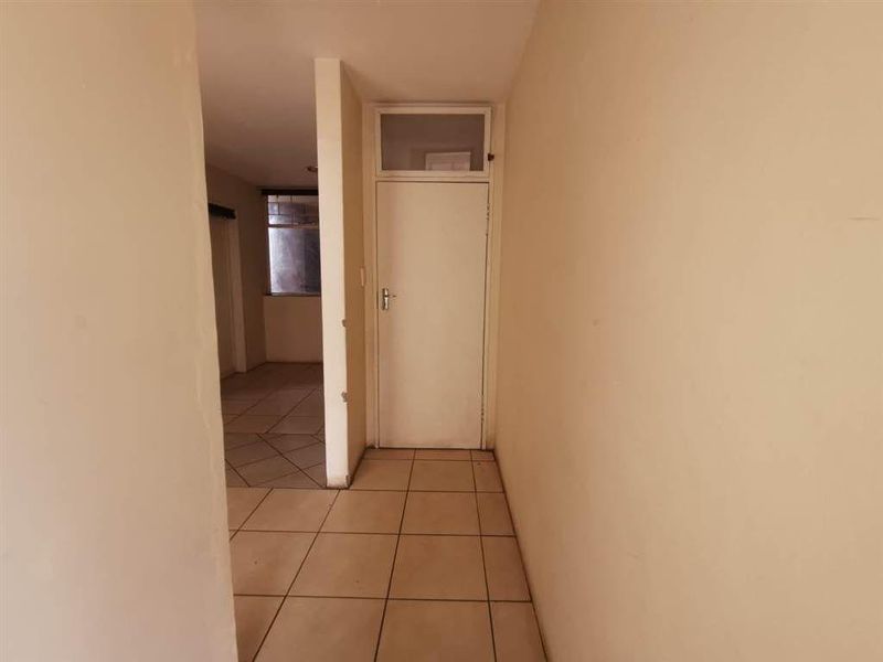 IMMACULATE  TWO BEDROOM INVESTMENT NOW AVAILABLE! - Photo 6