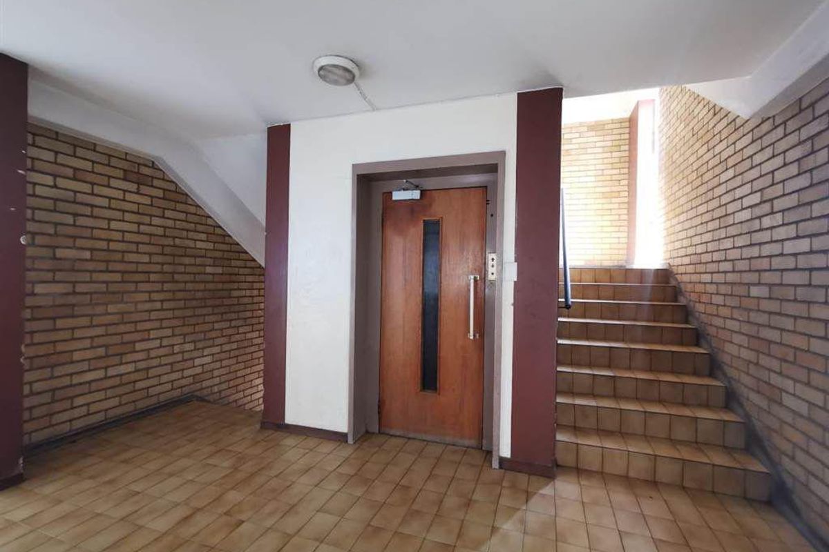 IMMACULATE  TWO BEDROOM INVESTMENT NOW AVAILABLE! - Photo 2