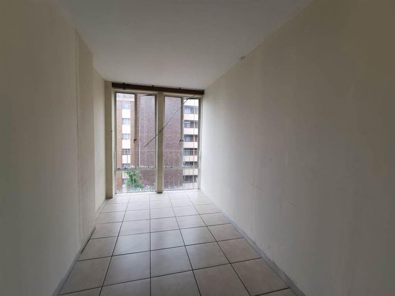 IMMACULATE  TWO BEDROOM INVESTMENT NOW AVAILABLE! - Photo 10