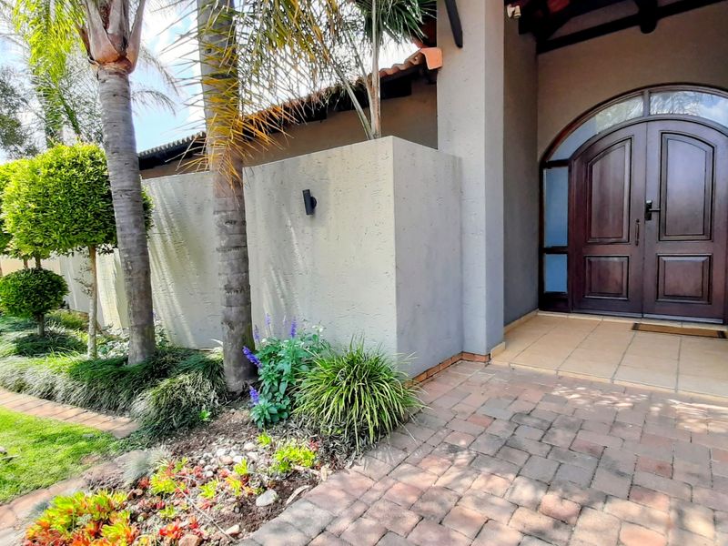 DAM-FRONT LIVING WITH ESTABLISHED LEISURE RENTAL INCOME | A FAMILY HOME & INVESTMENT OPPORTUNITY - Photo 2