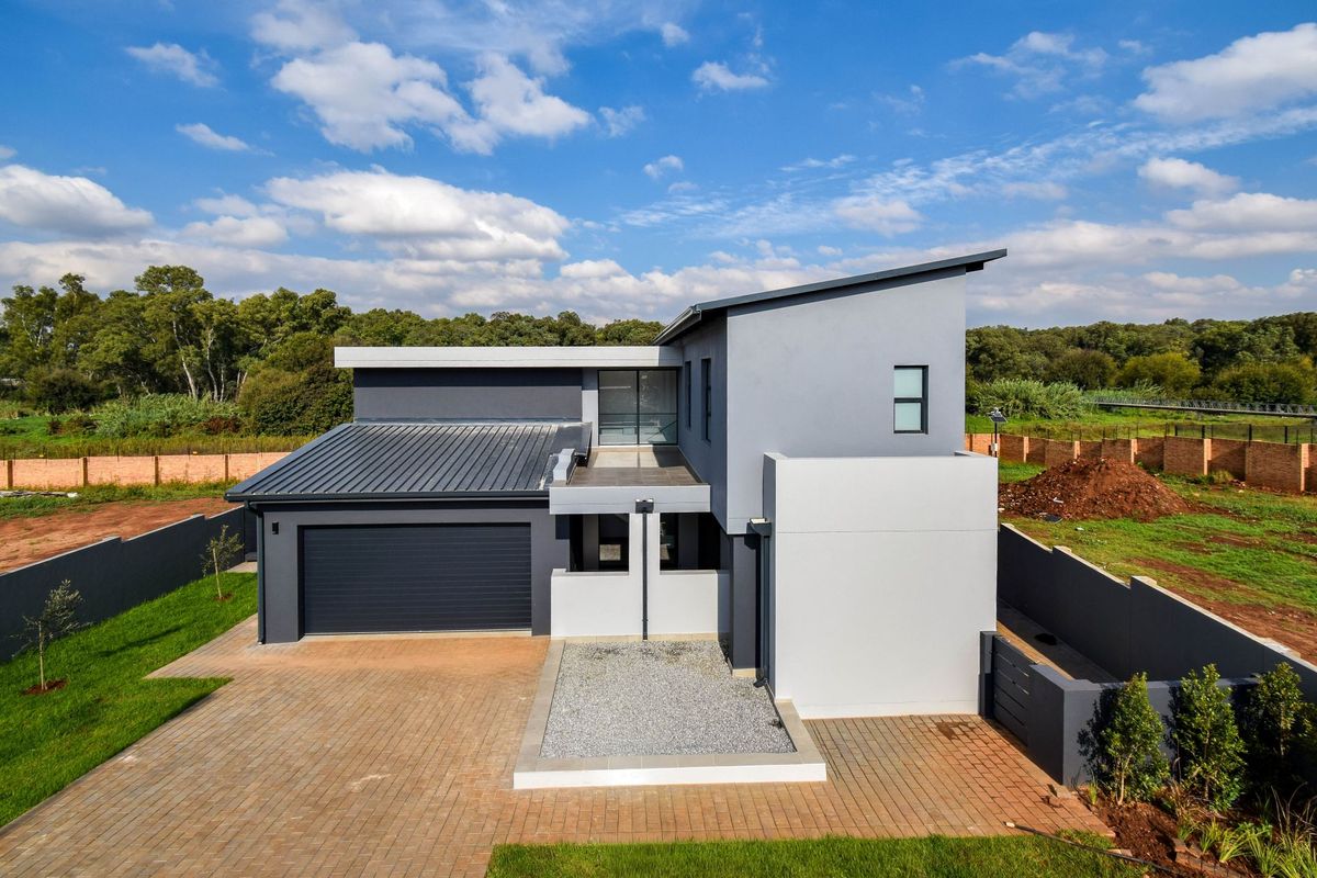 Stylish Double Story Family Home with Exceptional Entertaining Spaces - Photo 5