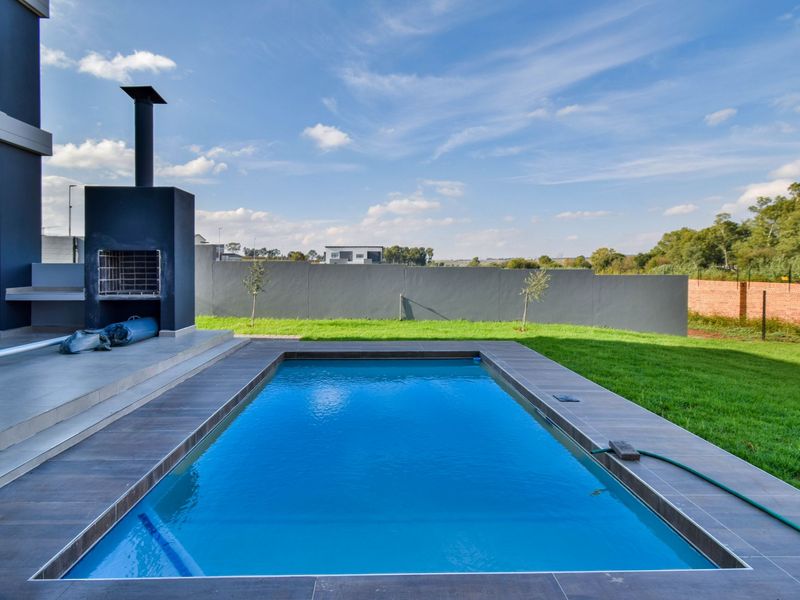 Stylish Double Story Family Home with Exceptional Entertaining Spaces - Photo 3