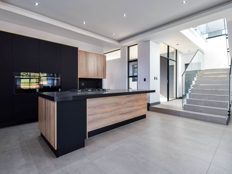 Stylish Double Story Family Home with Exceptional Entertaining Spaces - Photo 2