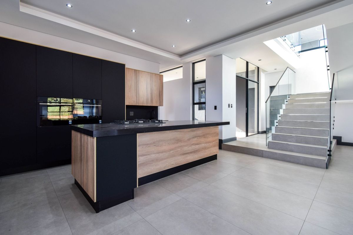 Stylish Double Story Family Home with Exceptional Entertaining Spaces - Photo 2