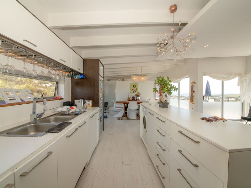 Architecturally Designed Pringle Bay Home for Sale with Extraordinary Mountain and Sea Views - Photo 8
