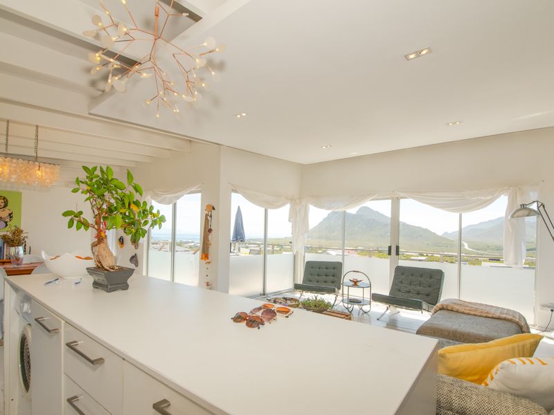 Architecturally Designed Pringle Bay Home for Sale with Extraordinary Mountain and Sea Views - Photo 4