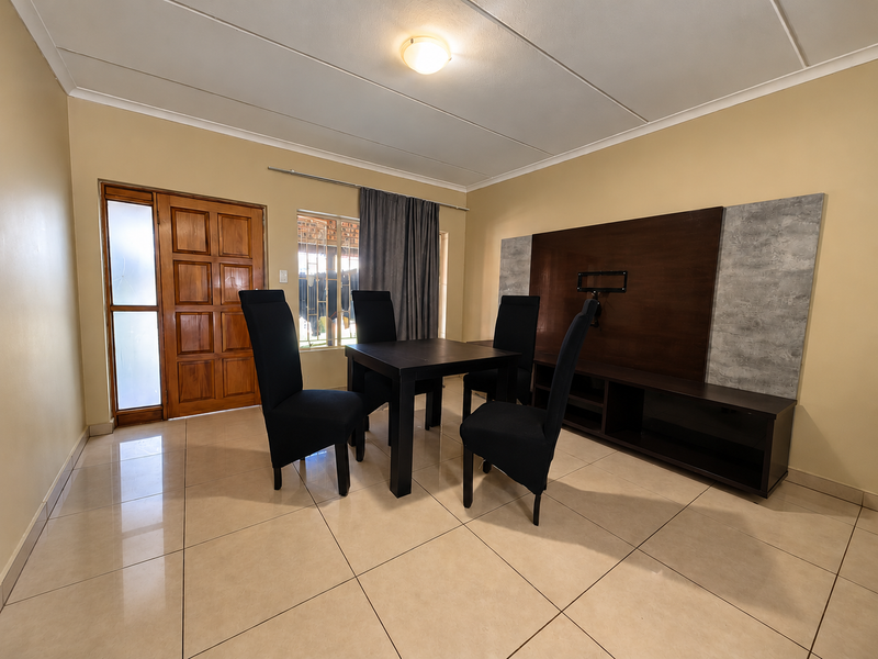 Spacious Style & Braai-Time Bliss – Your Perfect Apartment Awaits - Photo 3