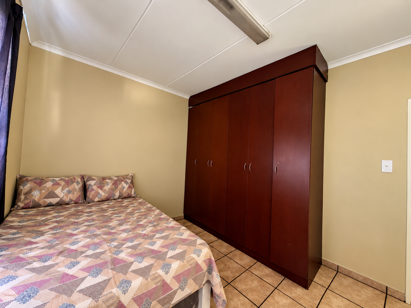 Spacious Style & Braai-Time Bliss – Your Perfect Apartment Awaits - Photo 6
