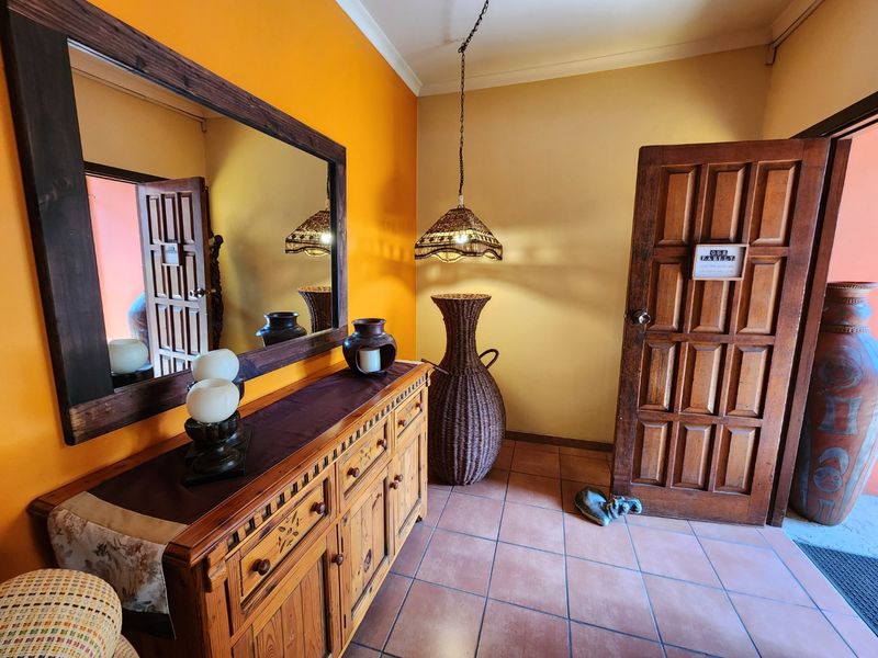 Spacious Family Retreat Designed for Comfortable Living and Entertaining - Photo 3