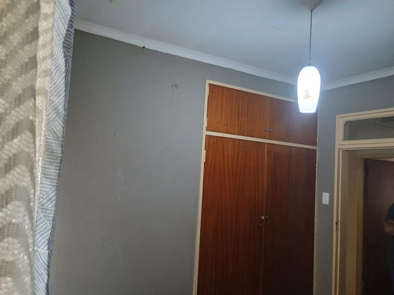 Beautiful 5 Bedroom house with flat for sale in Flora Gardens - Photo 7