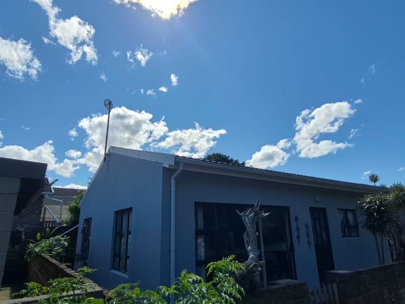 Modern 2 Bedroom Home - Photo 9