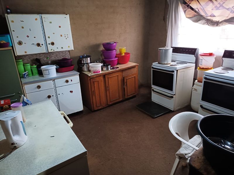 2-Bedroom Incomplete House – Finish It Your Way in Kanana Park - Photo 2