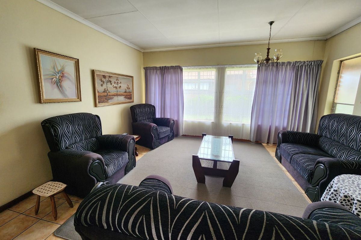 Fantastic Family Home Offering Space, Comfort and Convenience - Photo 4