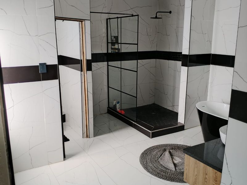 Luxury living in sought after estate in Theresapark - Photo 5