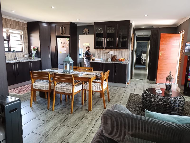 🏡 STUNNING 3-BEDROOM FAMILY HOME FOR SALE IN ELANDSPARK - Photo 5